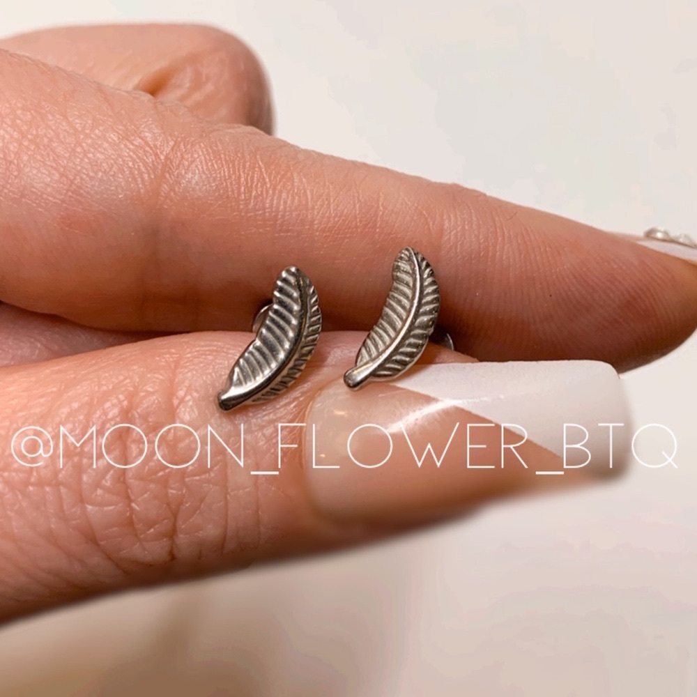 Stainless Steel Feather Flat Back Earrings – Hypoallergenic Studs 20G - Picture 2 of 8